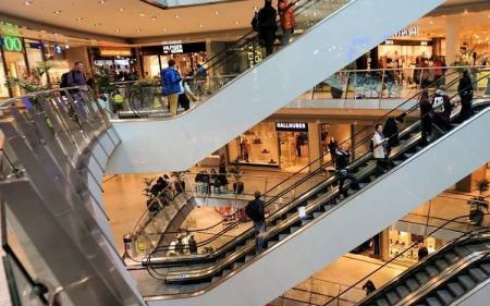 Large-scale shopping mall network broadcasting system